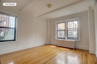 315 W 102nd St in New York, NY - Building Photo - Building Photo