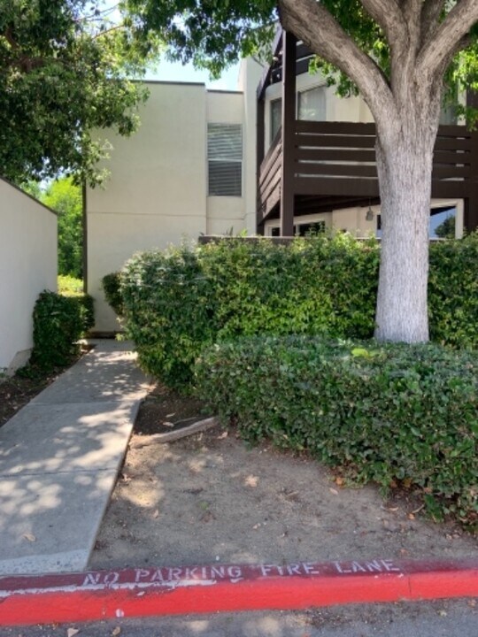1150 W Phillips St in Ontario, CA - Building Photo