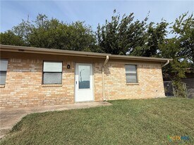 909 Dryden Ave in Copperas Cove, TX - Building Photo