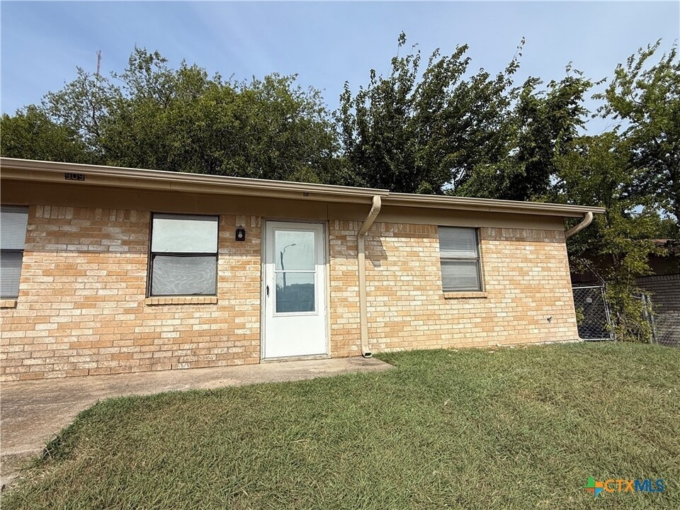 909 Dryden Ave in Copperas Cove, TX - Building Photo
