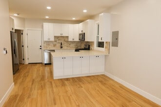 116 Van Riper Ave, Unit 1 in Clifton, NJ - Building Photo - Building Photo