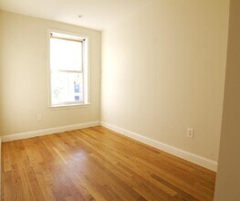 105 Hammond St, Unit 3A in Boston, MA - Building Photo - Building Photo