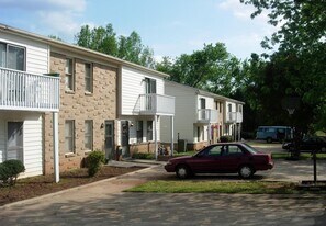 121 Carriage Pl, Unit Apt 4 in Spindale, NC - Building Photo