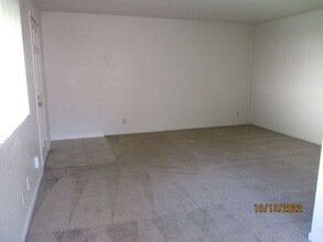 3140-42-44-46 Wentworth Dr in Stockton, CA - Building Photo - Building Photo