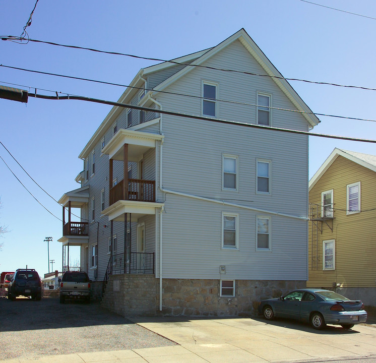 52-54 Kilburn St in Fall River, MA - Building Photo