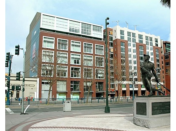 188-190 King St in San Francisco, CA - Foto de edificio - Building Photo