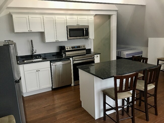 68 Gilman St in Portland, ME - Building Photo - Building Photo