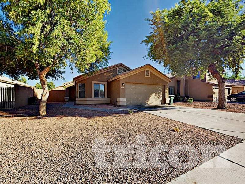 8123 W Hammond Ln in Phoenix, AZ - Building Photo