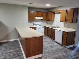 188 S Killarney Ln in Richmond, KY - Building Photo