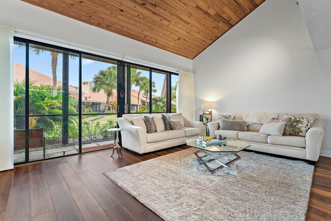 222 Old Meadow Way in Palm Beach Gardens, FL - Building Photo - Building Photo