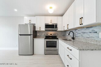 6455 San Juan Ave in Jacksonville, FL - Building Photo - Building Photo
