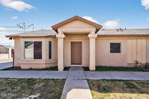 8321 W Edwards St in Peoria, AZ - Building Photo