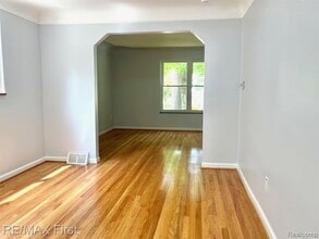 552 Laprairie St in Ferndale, MI - Foto de edificio - Building Photo