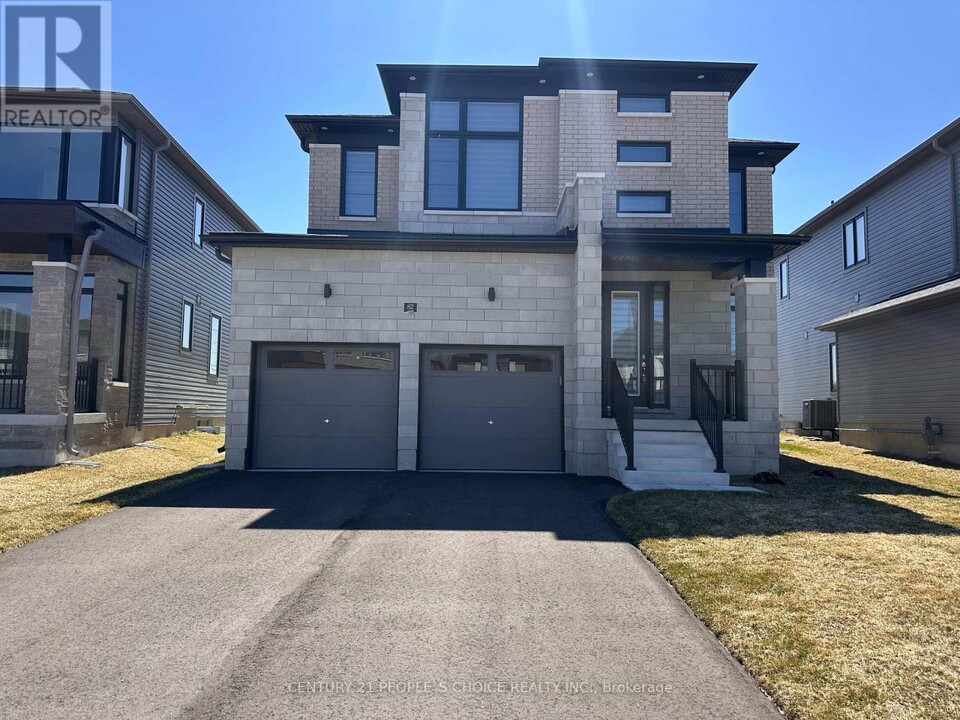 82 Sun Vly Ave in Wasaga Beach, ON - Building Photo