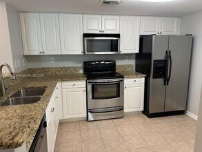 520 SE 5th Ave, Unit 2206 in Fort Lauderdale, FL - Foto de edificio - Building Photo