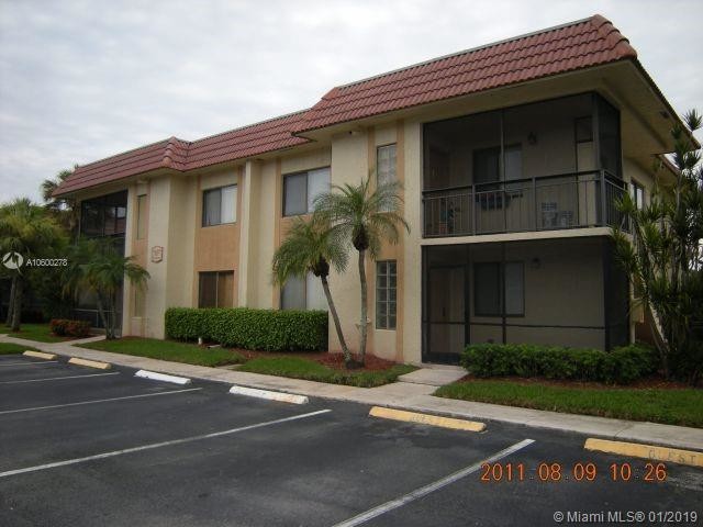 309 Lakeview Dr in Weston, FL - Building Photo