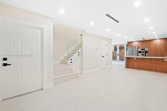 8511 NW 141st Terrace in Hialeah, FL - Building Photo - Building Photo