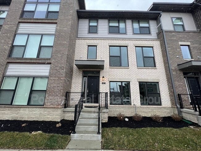 property at 635 Golborne St