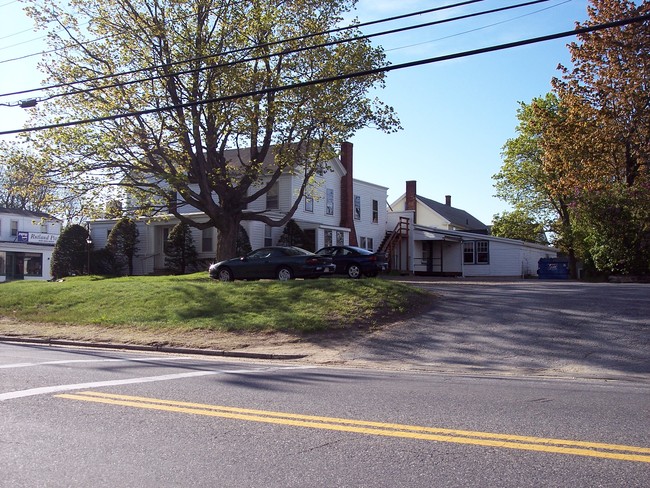 231 Main St in Rutland, MA - Building Photo - Building Photo