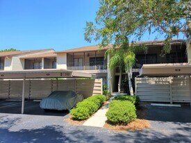 650 Bird Bay Dr E in Venice, FL - Building Photo