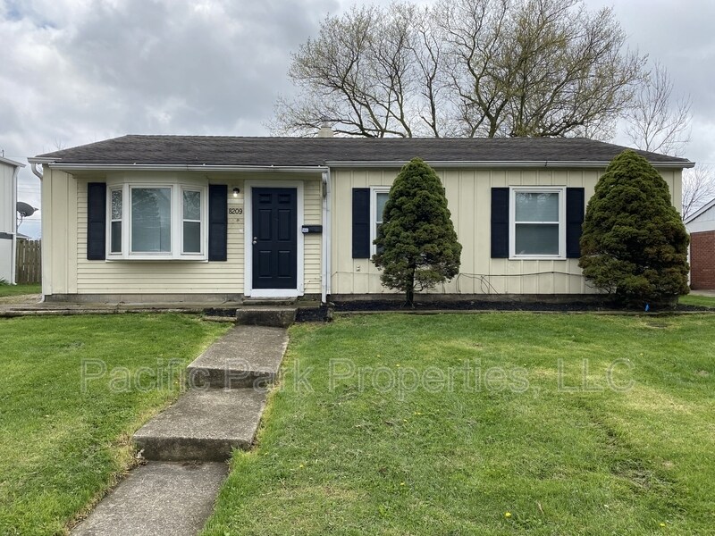 8209 Gilmore Rd in Indianapolis, IN - Building Photo