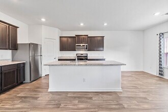 3146 Jackson Smt in Converse, TX - Foto de edificio - Building Photo