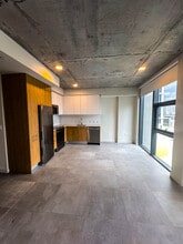 243 NW 32nd St, Unit S1 in Miami, FL - Building Photo - Building Photo