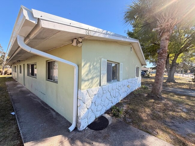 812 N 24th St in Fort Pierce, FL - Building Photo - Building Photo