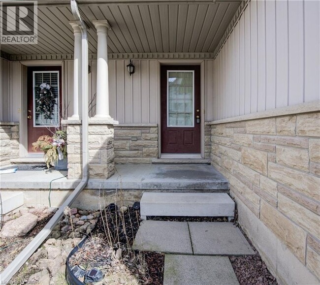 110 Activa Ave in Kitchener, ON - Building Photo - Building Photo