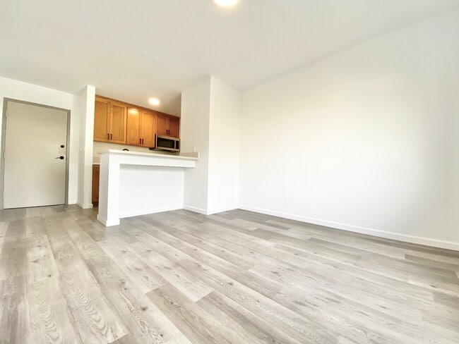property at 1240 Bronson Ave