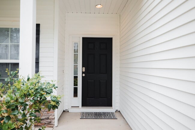 546 Brick Barn Ln in Goose Creek, SC - Building Photo - Building Photo