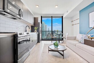 398 NE 5th St, Unit SI ID1464602P in Miami, FL - Building Photo - Building Photo