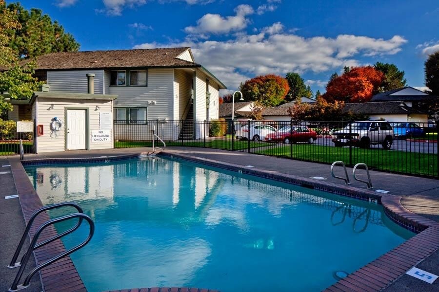 Amber Court Apartments in Aloha, OR - Building Photo
