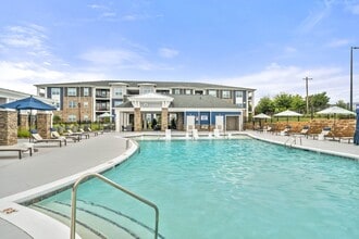 Hawthorne at the Glen in Concord, NC - Foto de edificio - Building Photo