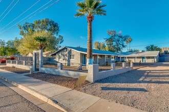 1838 E Oak St, Unit 2 in Phoenix, AZ - Building Photo - Building Photo