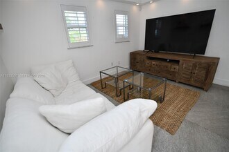 2918 Bird Ave in Miami, FL - Building Photo - Building Photo