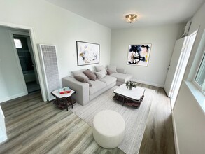 4232 Lindblade Dr in Los Angeles, CA - Building Photo - Interior Photo