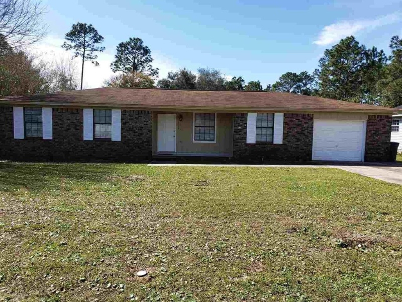 2119 Karlburg Dr in Pensacola, FL - Building Photo