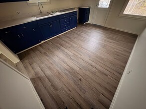 497 Pomegranate in Woodlake, CA - Building Photo - Building Photo