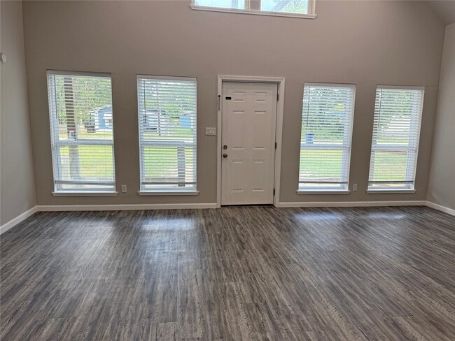220 St Croix Dr in Pointblank, TX - Building Photo - Building Photo