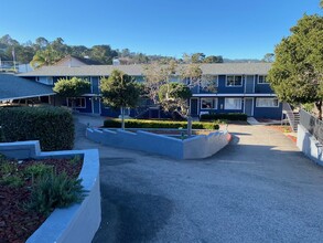 Mar Vista Drive in Monterey, CA - Foto de edificio - Building Photo