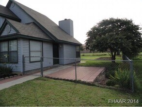2122 Lazy Ridge Dr in Killeen, TX - Building Photo - Building Photo