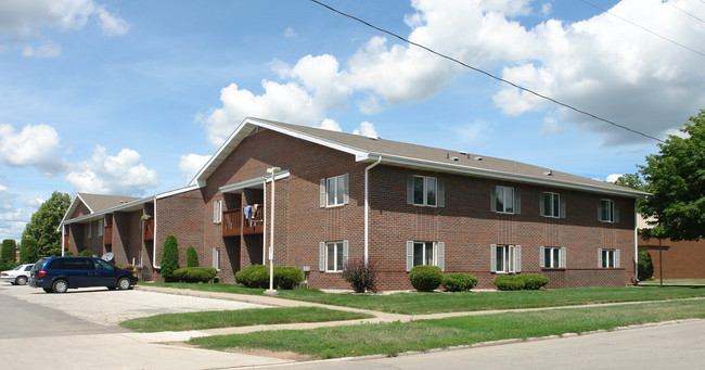 Mission Heights Apartments in De Pere, WI - Foto de edificio - Building Photo