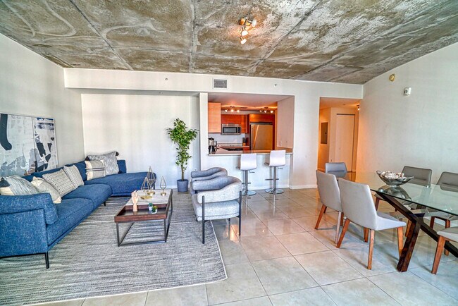 3250 NE 1st Ave in Miami, FL - Building Photo - Building Photo