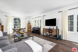 101 N Clark Dr in West Hollywood, CA - Building Photo - Building Photo