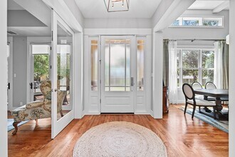 8 Scott Crescent in Austin, TX - Building Photo - Building Photo