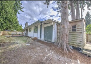 32902 33rd Ave SW in Federal Way, WA - Foto de edificio - Building Photo