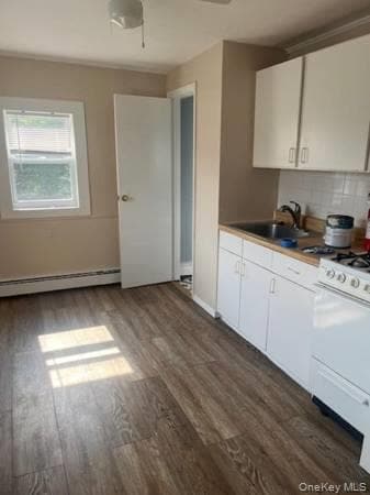 42 Lincoln Ave in Sayville, NY - Building Photo - Building Photo