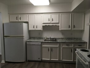 133 Tower Dr in Virginia Beach, VA - Building Photo - Building Photo