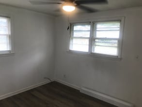 1221 Ferndale Ln in Kinston, NC - Foto de edificio - Building Photo